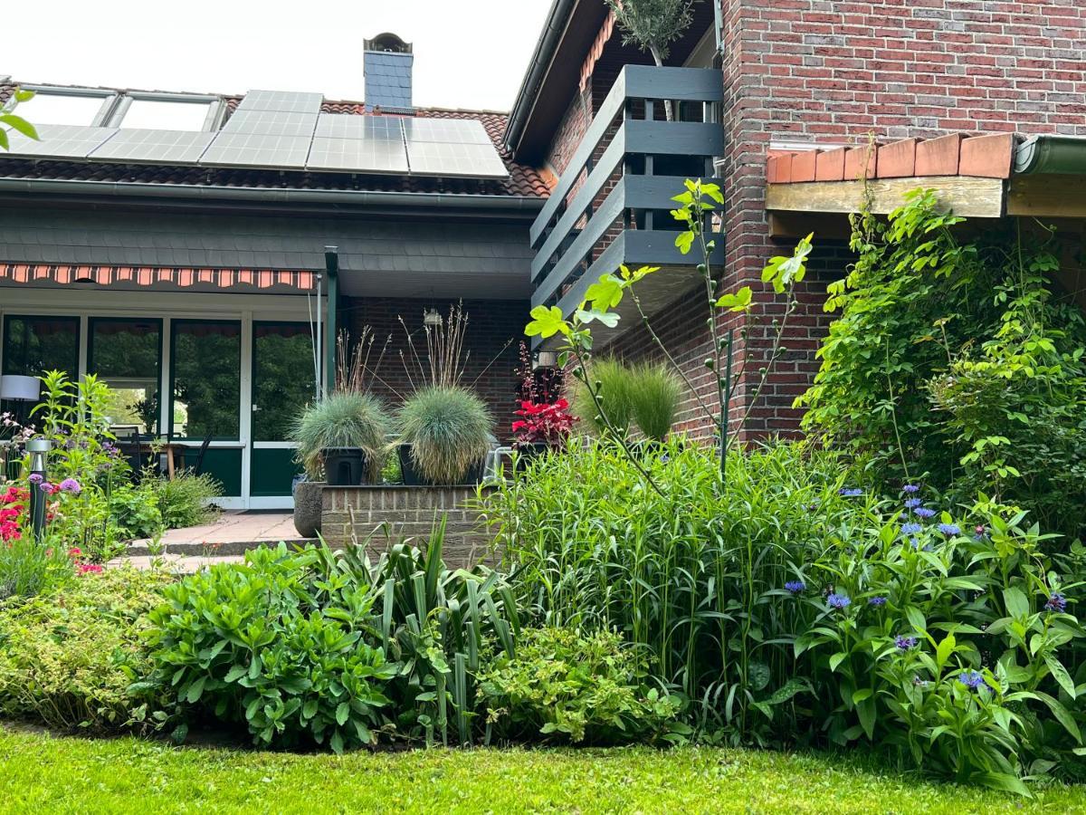 Aussergewoehnliches Haus Mit Sauna, Kamin Und Garten Wilhelmshaven Exterior photo